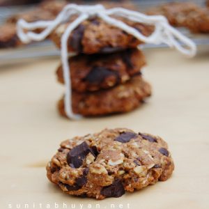 Oats, chocolate and ginger cookies l Eggless cookies