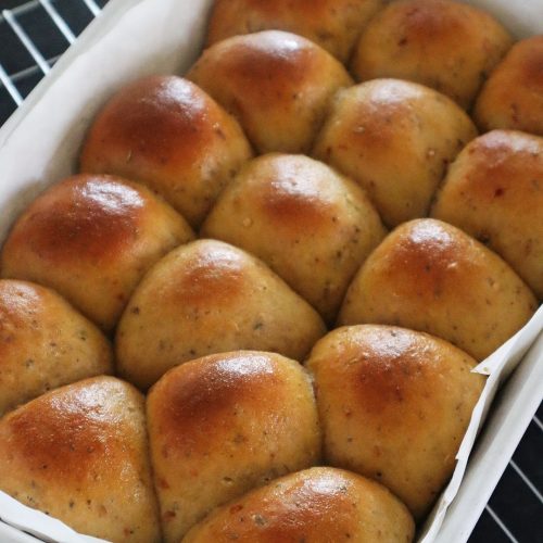 Whole wheat chilli, garlic and herb rolls