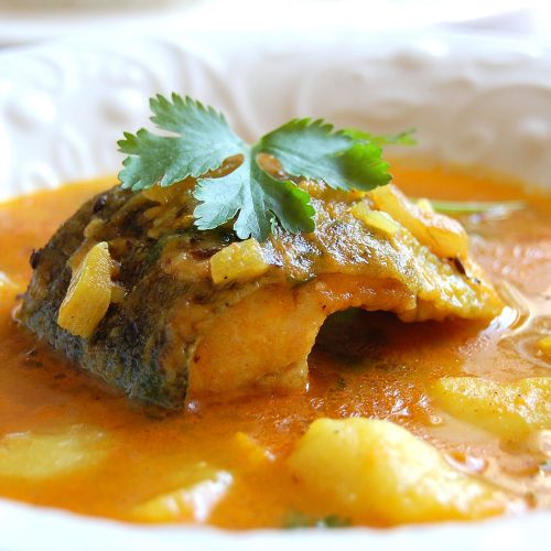 Aloo bilahi masor jool / Assamese style fish curry with potato and tomato