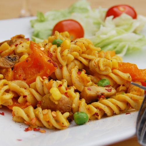 Fusilli in roasted pepper and mushroom sauce