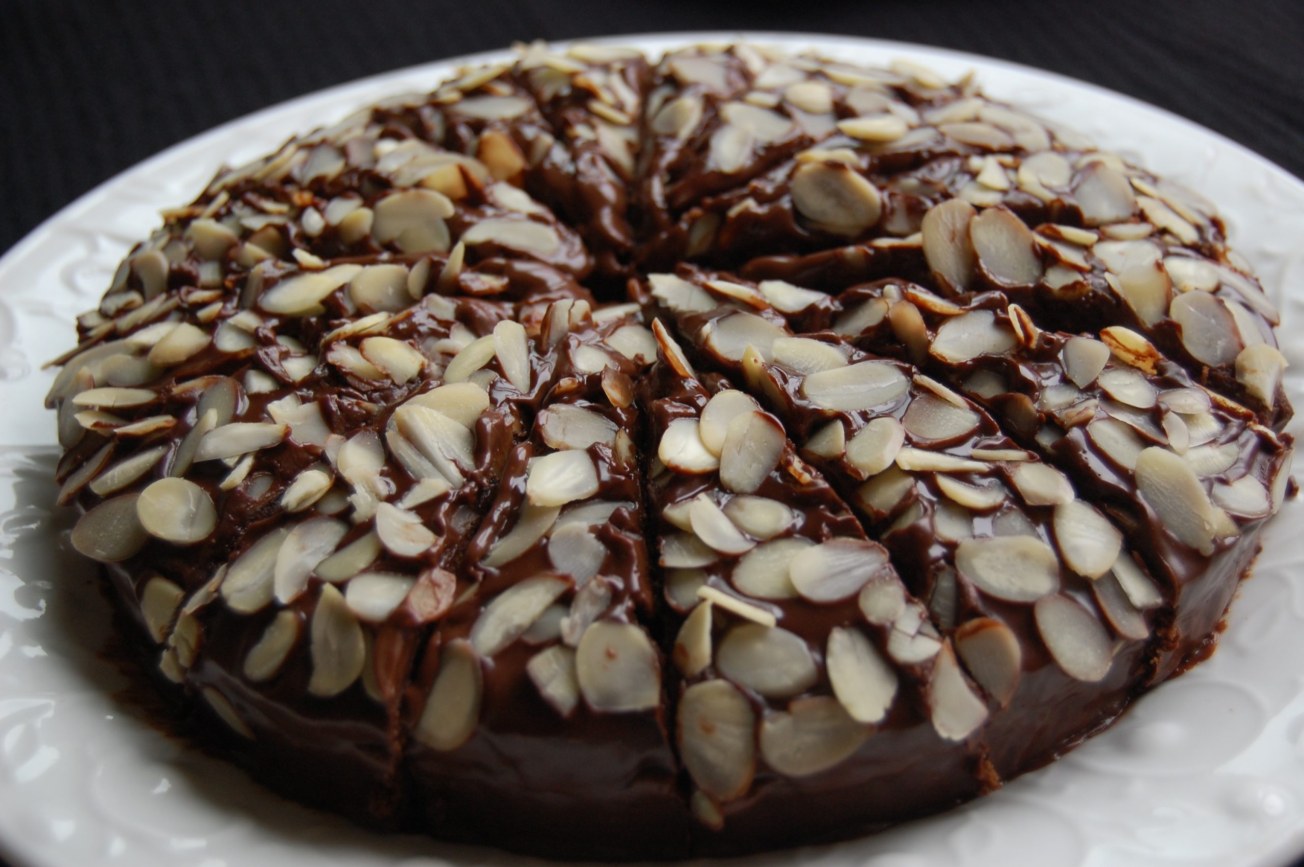 Choco almond cake discount