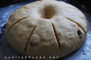 Wholewheat fruity saffron bread